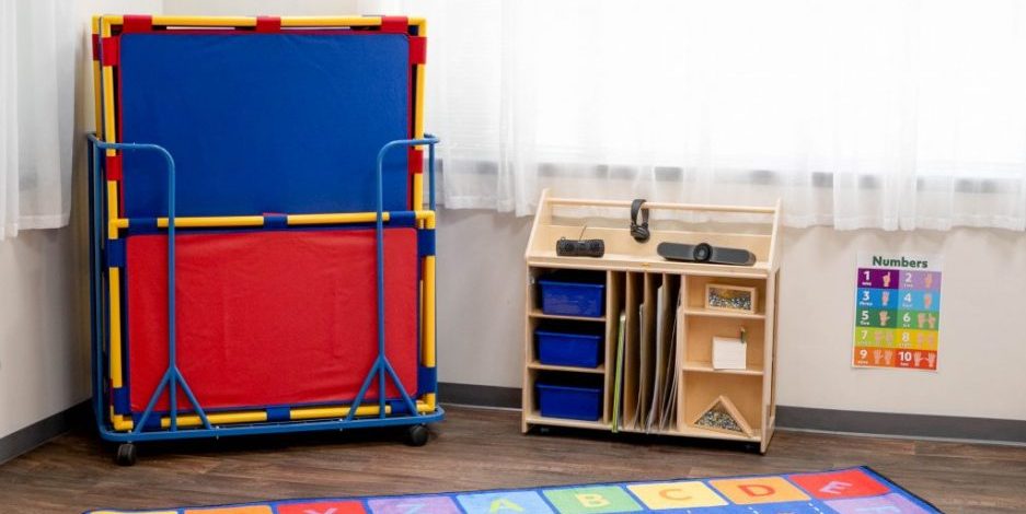Supersizing Classrooms with Space-Saving Furniture