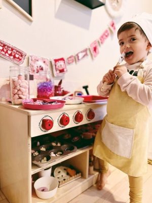 TinkerWonderPlay shows how to set up a Sweet Treats Bake Shop